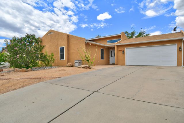 763 Western Hills Drive SE, Rio Rancho, NM 87124