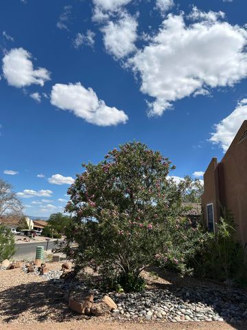 763 Western Hills Drive SE, Rio Rancho, NM 87124