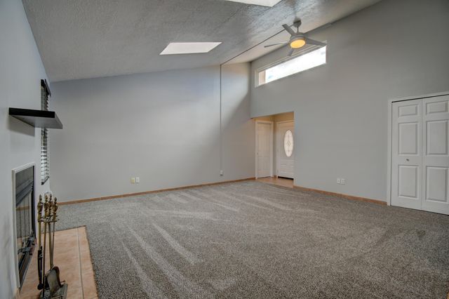 763 Western Hills Drive SE, Rio Rancho, NM 87124