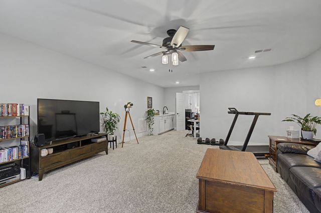 959 Alton Dr, Clarksville, TN 37043