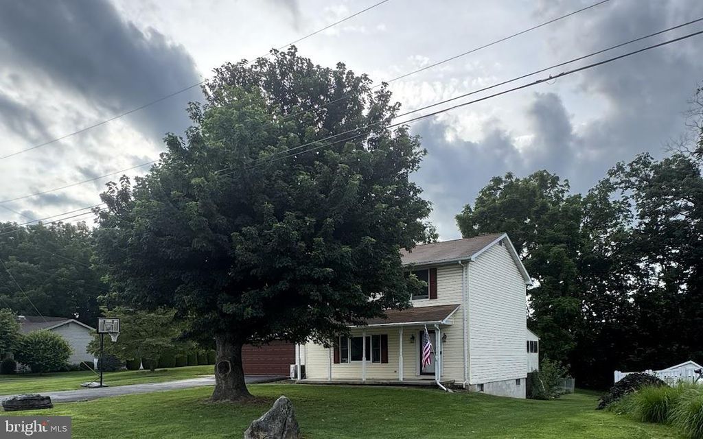 1057 KUNKLE DRIVE, Chambersburg, PA 17202