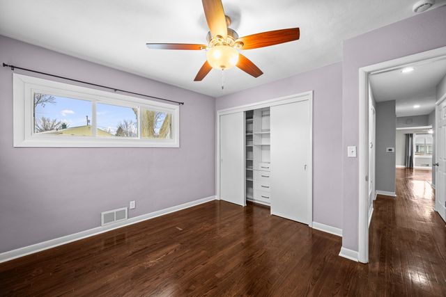 1358 W Garfield Street, Davenport, IA 52804