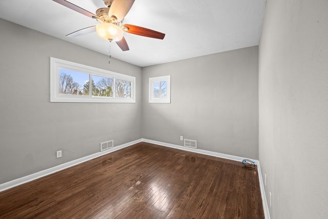 1358 W Garfield Street, Davenport, IA 52804