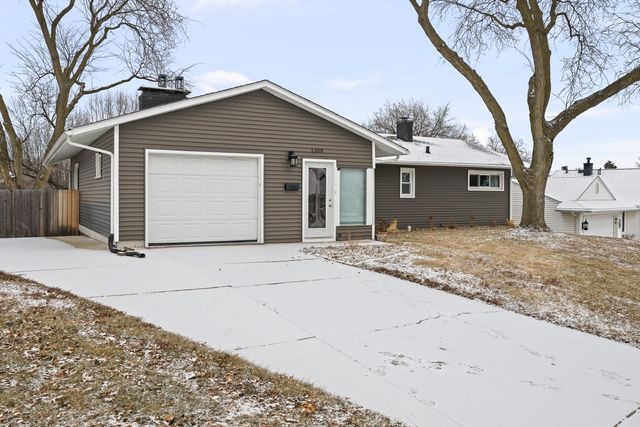 1358 W Garfield Street, Davenport, IA 52804