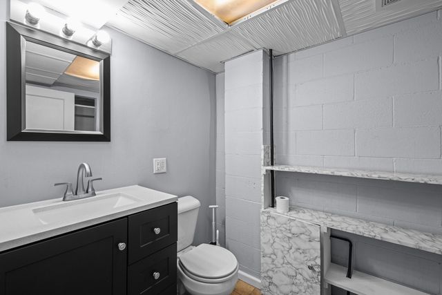 1358 W Garfield Street, Davenport, IA 52804