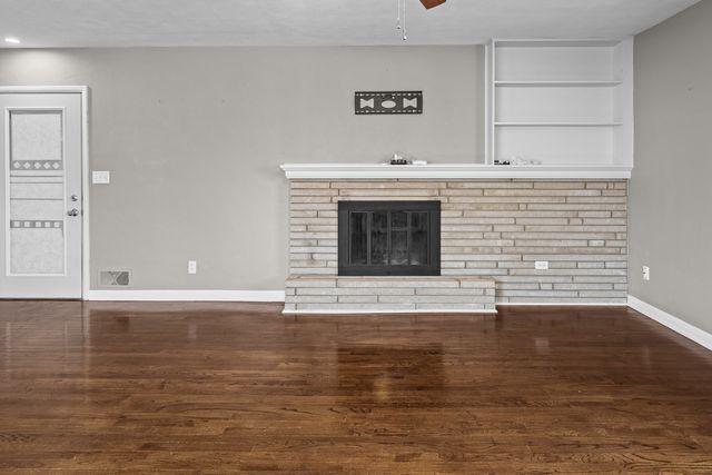 1358 W Garfield Street, Davenport, IA 52804