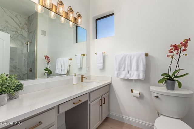 7027 N SCOTTSDALE Road 224, Paradise Valley, AZ 85253