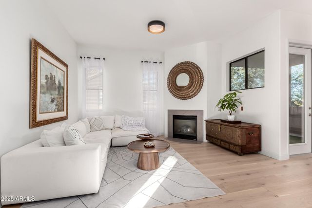 7027 N SCOTTSDALE Road 224, Paradise Valley, AZ 85253