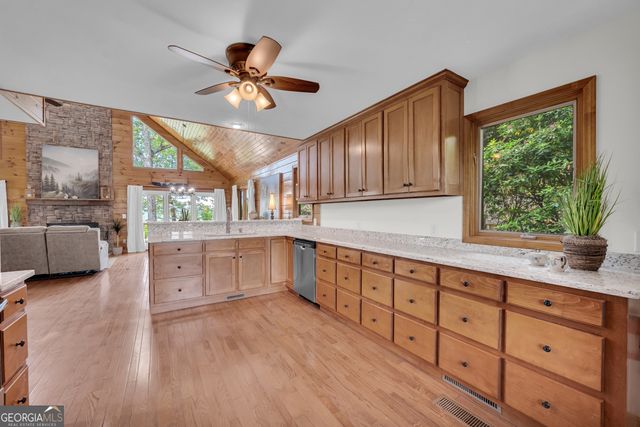 801 Starlight Drive, Sautee Nacoochee, GA 30571