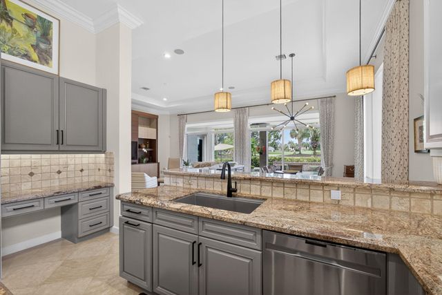 160 Viera Drive, Palm Beach Gardens, FL 33418