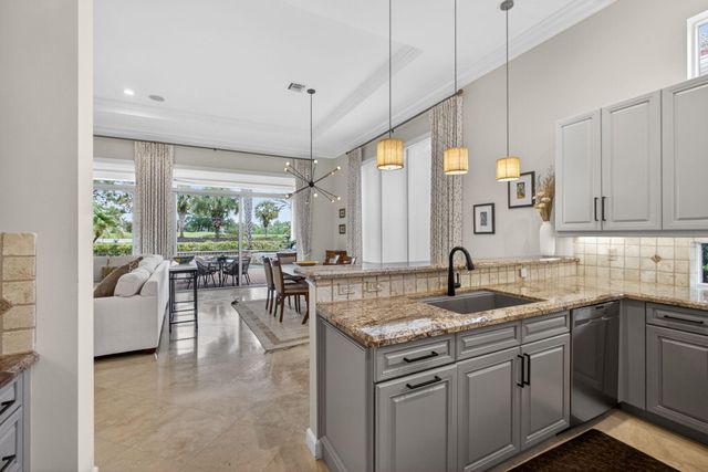 160 Viera Drive, Palm Beach Gardens, FL 33418