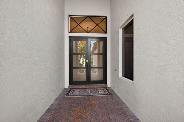 160 Viera Drive, Palm Beach Gardens, FL 33418