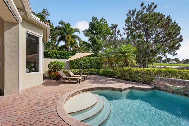 160 Viera Drive, Palm Beach Gardens, FL 33418