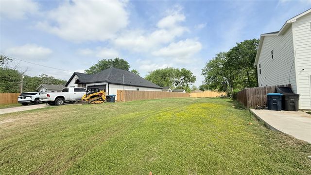 4803 Fitzhugh Avenue, Fort Worth, TX 76105