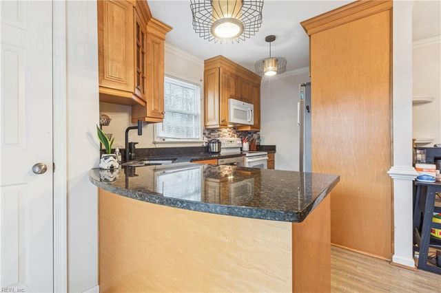 109 Cheltenham Way Apt A, Yorktown, VA 23693