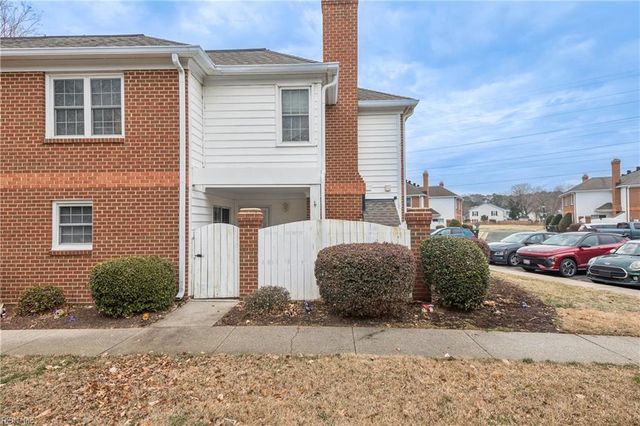 109 Cheltenham Way Apt A, Yorktown, VA 23693