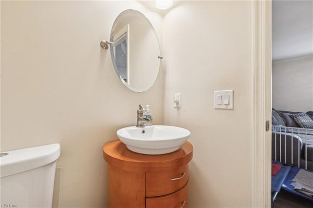 109 Cheltenham Way Apt A, Yorktown, VA 23693