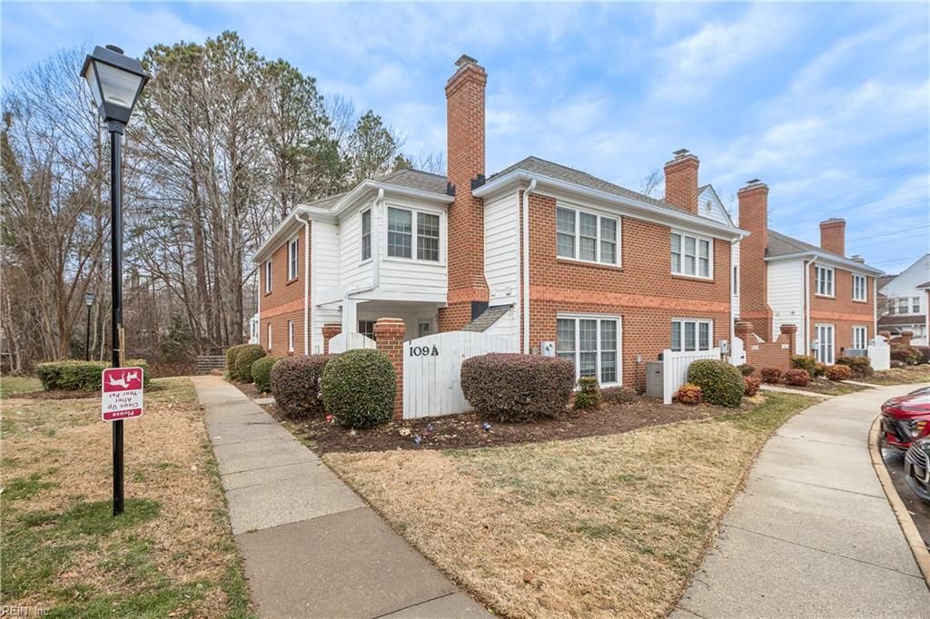 109 Cheltenham Way Apt A, Yorktown, VA 23693