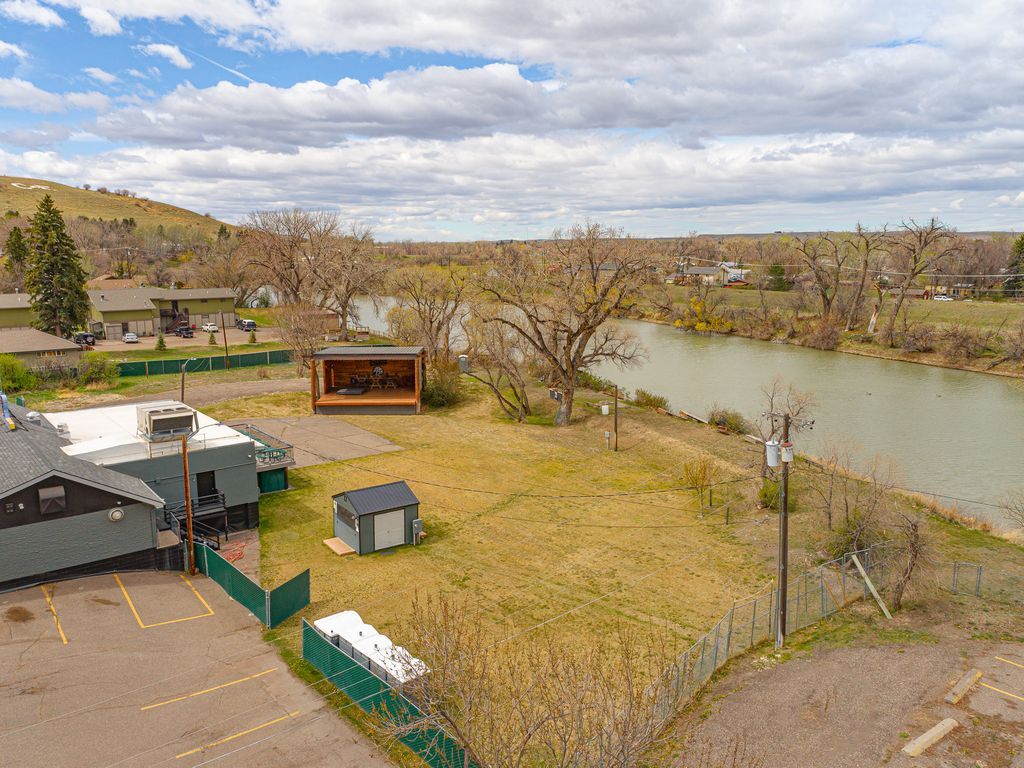 Address unavailable. photo 24