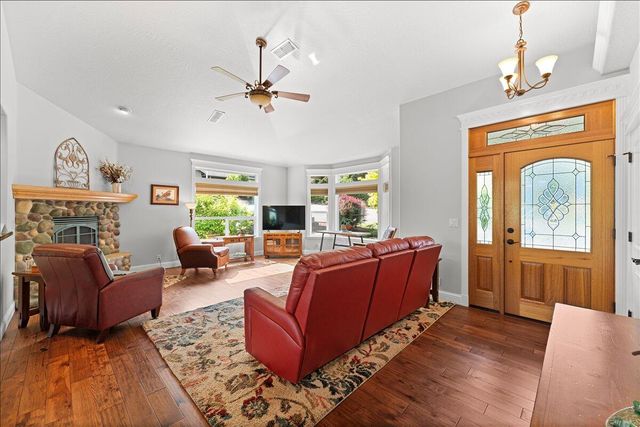 1340 SE Joel Drive, Grants Pass, OR 97527