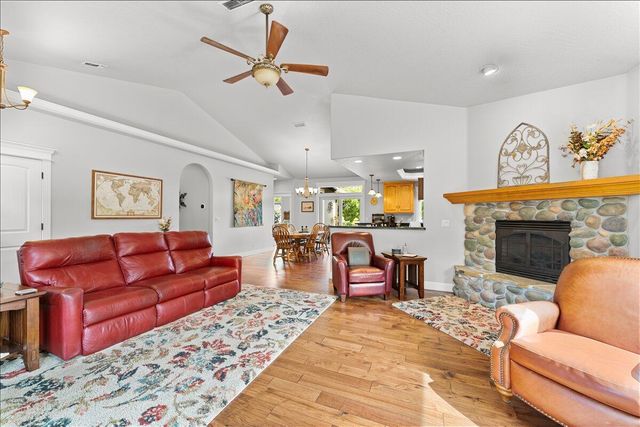 1340 SE Joel Drive, Grants Pass, OR 97527