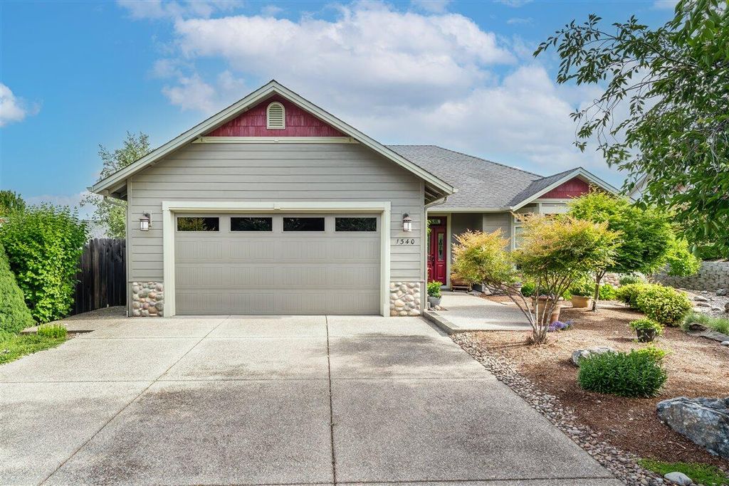 1340 SE Joel Drive, Grants Pass, OR 97527