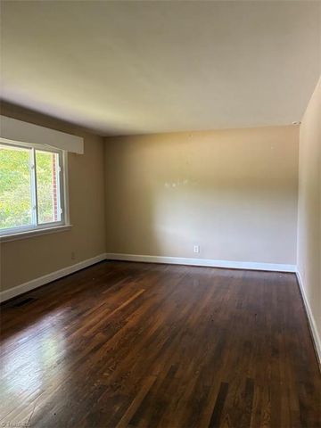 3457 university Parkway, Winston-salem, NC 27106