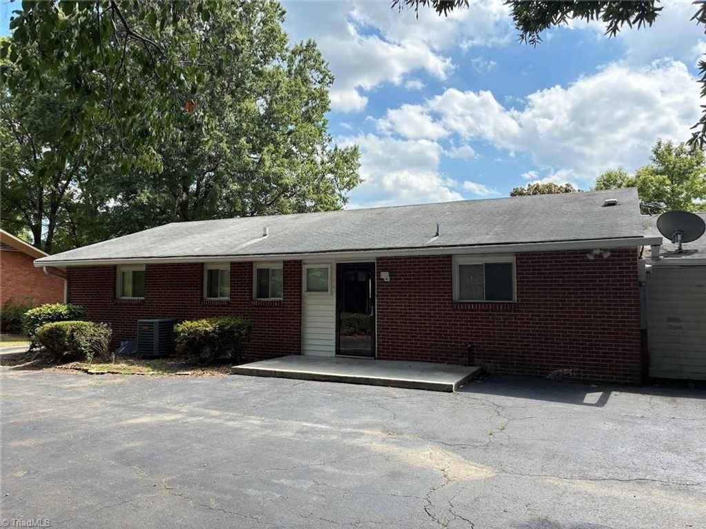 3457 university Parkway, Winston-salem, NC 27106