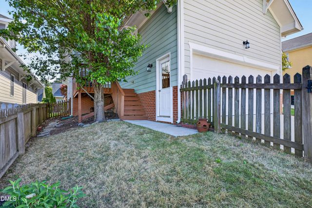 105 Garden Side Way, Apex, NC 27502