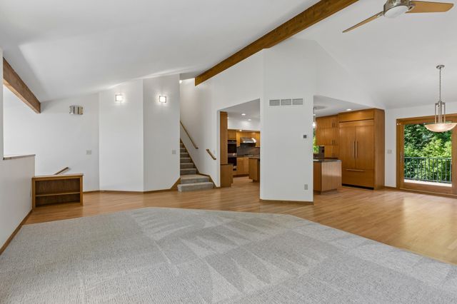 5931 Creek Point, Minnetonka, MN 55345
