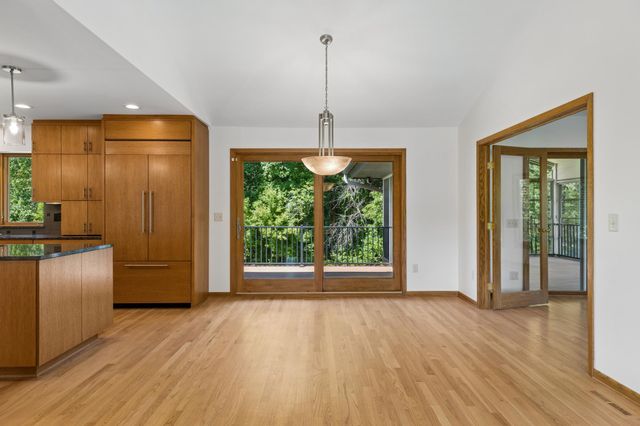 5931 Creek Point, Minnetonka, MN 55345