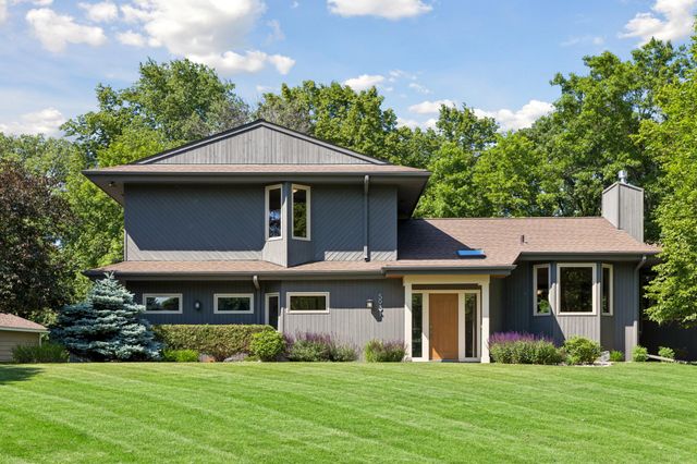 5931 Creek Point, Minnetonka, MN 55345