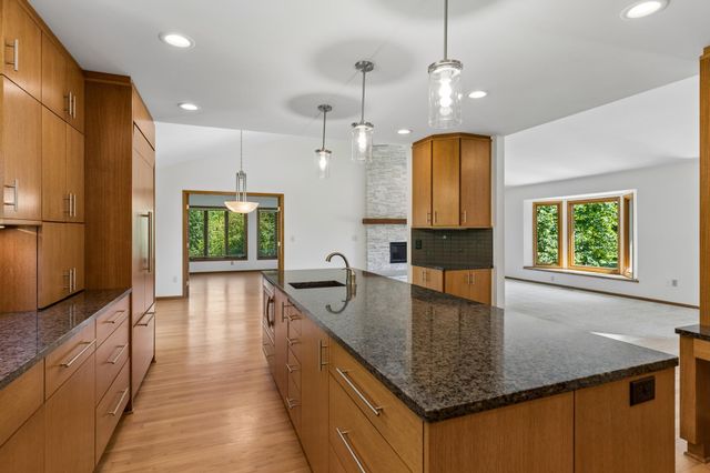 5931 Creek Point, Minnetonka, MN 55345