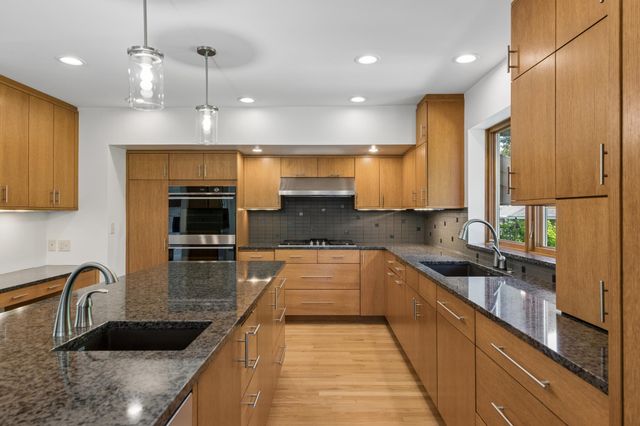 5931 Creek Point, Minnetonka, MN 55345