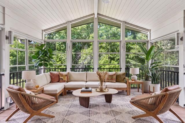5931 Creek Point, Minnetonka, MN 55345