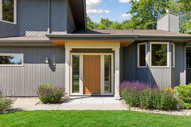 5931 Creek Point, Minnetonka, MN 55345