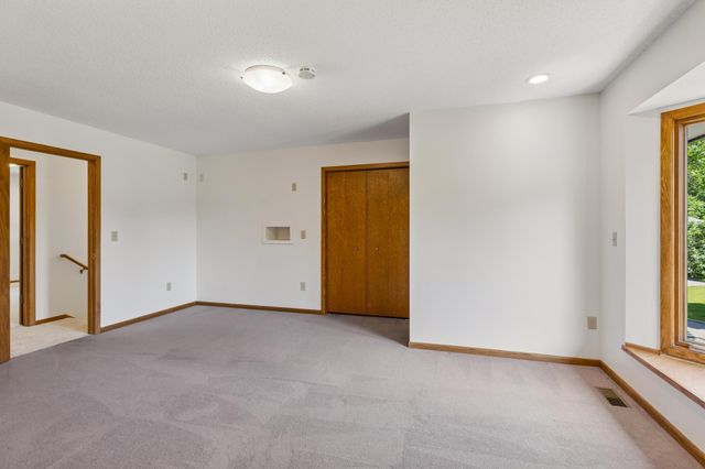 5931 Creek Point, Minnetonka, MN 55345