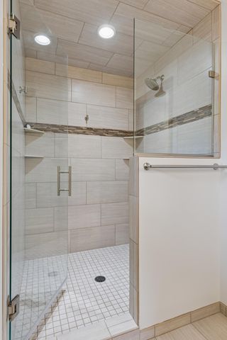 5931 Creek Point, Minnetonka, MN 55345