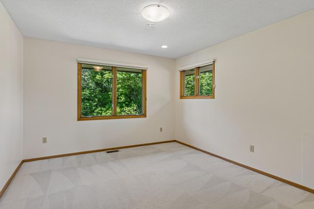 5931 Creek Point, Minnetonka, MN 55345