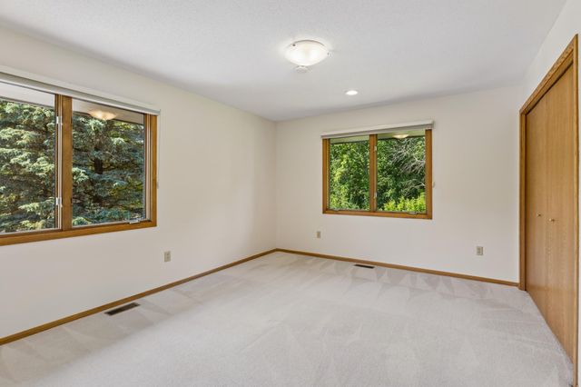 5931 Creek Point, Minnetonka, MN 55345