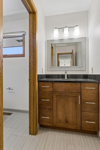 5931 Creek Point, Minnetonka, MN 55345