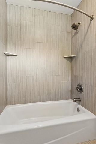 5931 Creek Point, Minnetonka, MN 55345