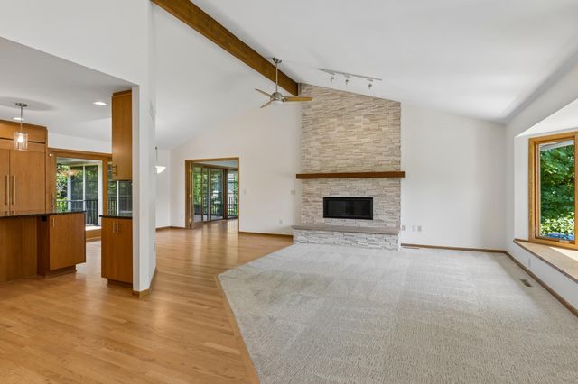 5931 Creek Point, Minnetonka, MN 55345