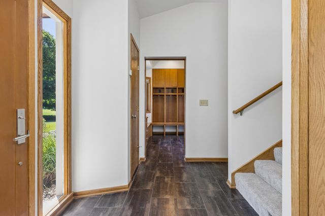 5931 Creek Point, Minnetonka, MN 55345
