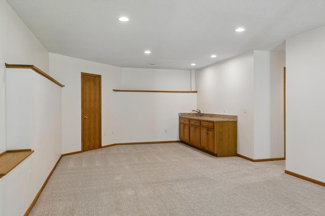 5931 Creek Point, Minnetonka, MN 55345