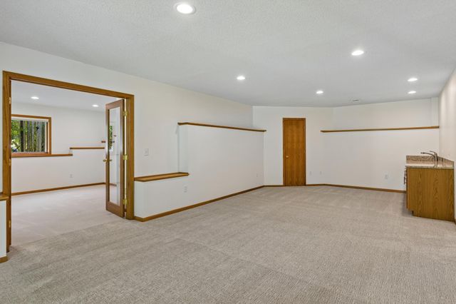 5931 Creek Point, Minnetonka, MN 55345