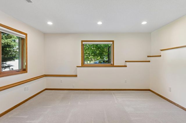 5931 Creek Point, Minnetonka, MN 55345