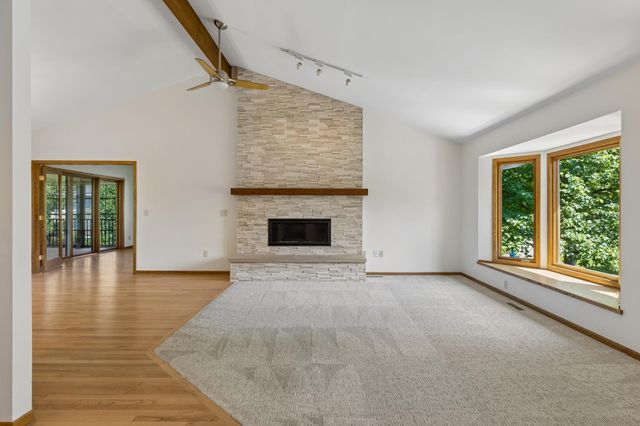 5931 Creek Point, Minnetonka, MN 55345