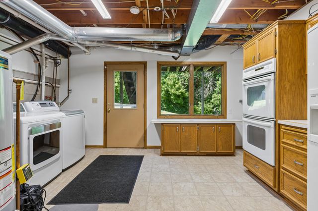 5931 Creek Point, Minnetonka, MN 55345