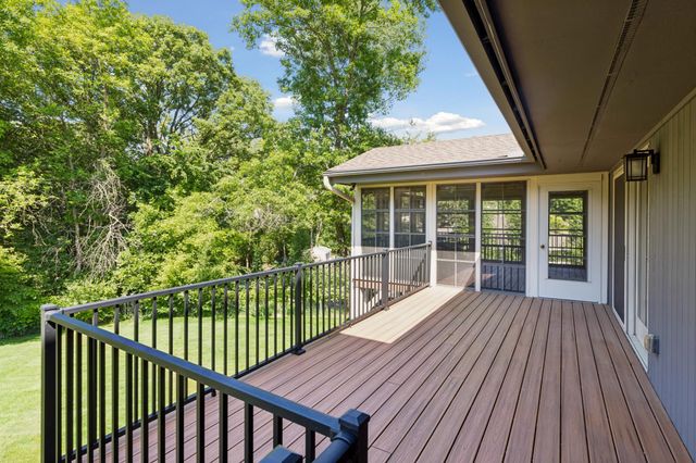 5931 Creek Point, Minnetonka, MN 55345